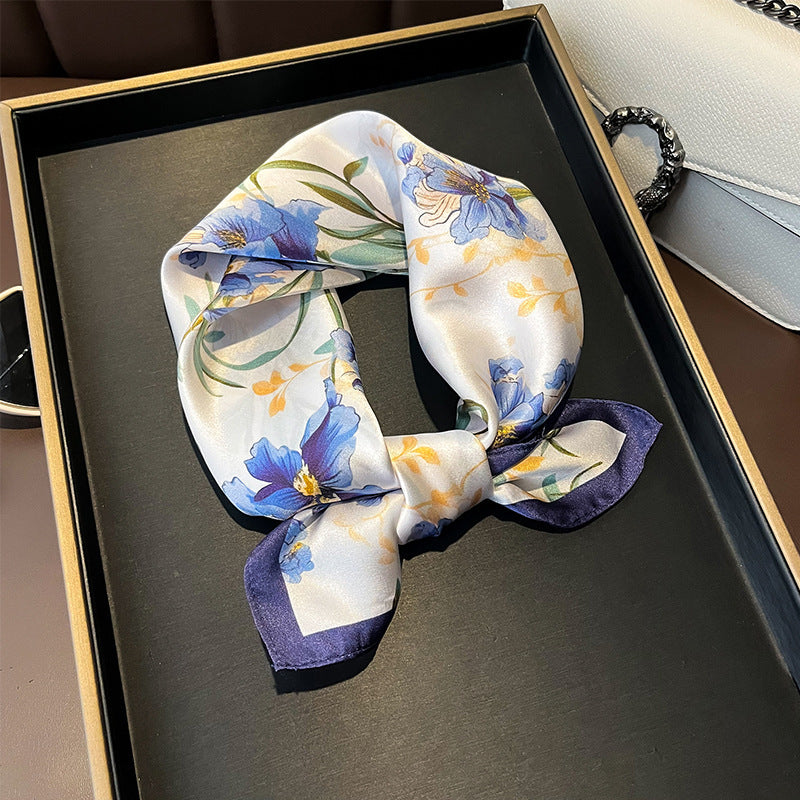 Foulard Carré Femme en Soie – Léger & Fleuri