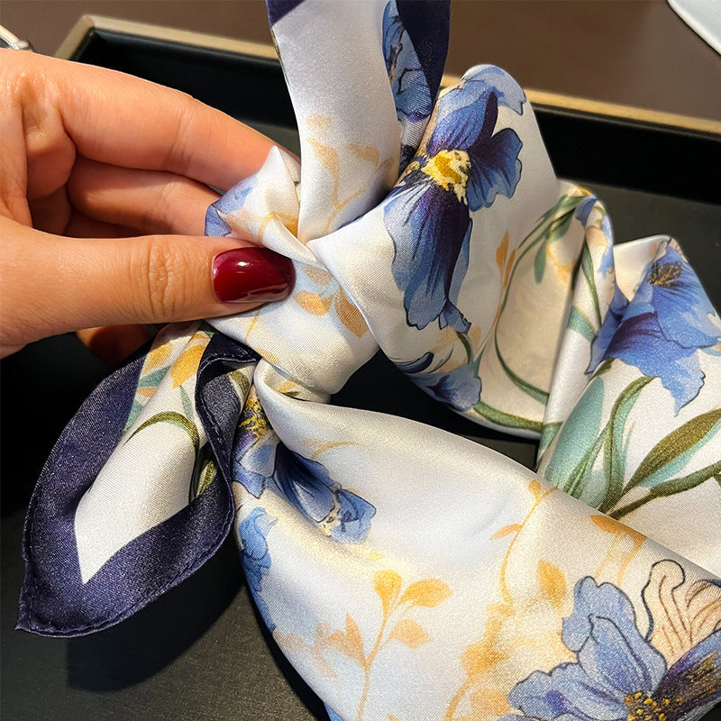 Foulard Carré Femme en Soie – Léger & Fleuri