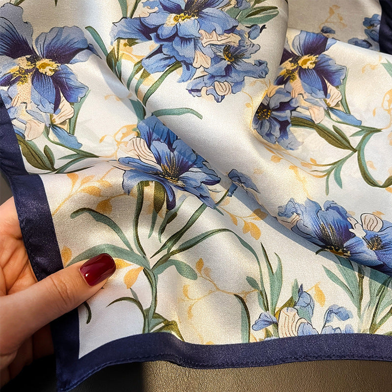 Foulard Carré Femme en Soie – Léger & Fleuri
